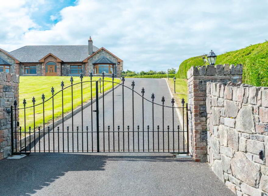 Crossrah, Mountnugent, A82W5R2