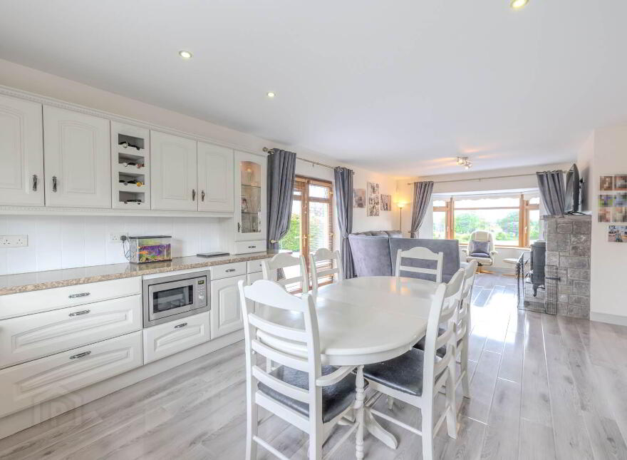 Crossrah, Mountnugent, A82W5R2