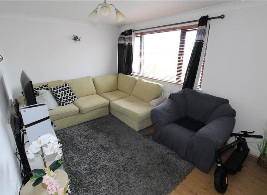 39b Arney Close, Belfast, BT6 0EL