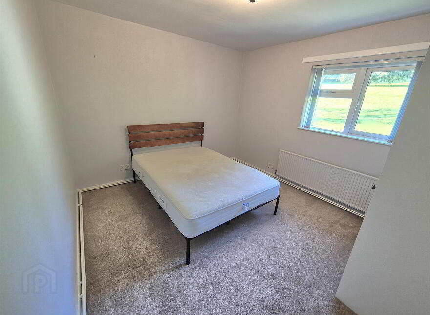 15B Belvoir Crescent, Belfast, BT8 7EJ