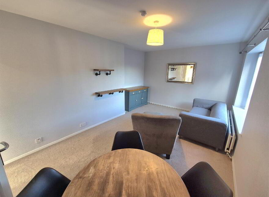 15B Belvoir Crescent, Belfast, BT8 7EJ
