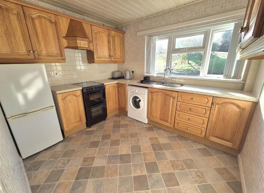 15B Belvoir Crescent, Belfast, BT8 7EJ