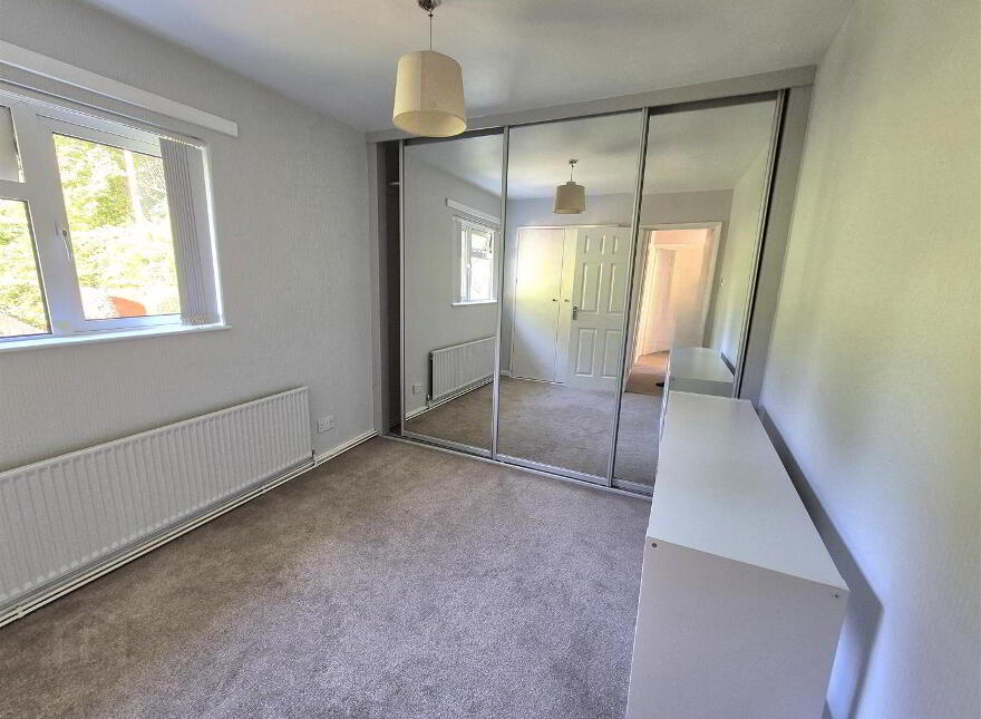 15B Belvoir Crescent, Belfast, BT8 7EJ