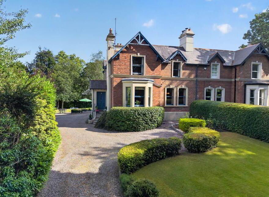 38 North Circular Road, Lisburn, BT28 3AH