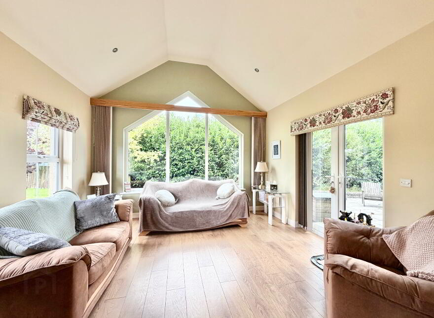 37 Kingarrow Road, Omagh, BT79 7TX