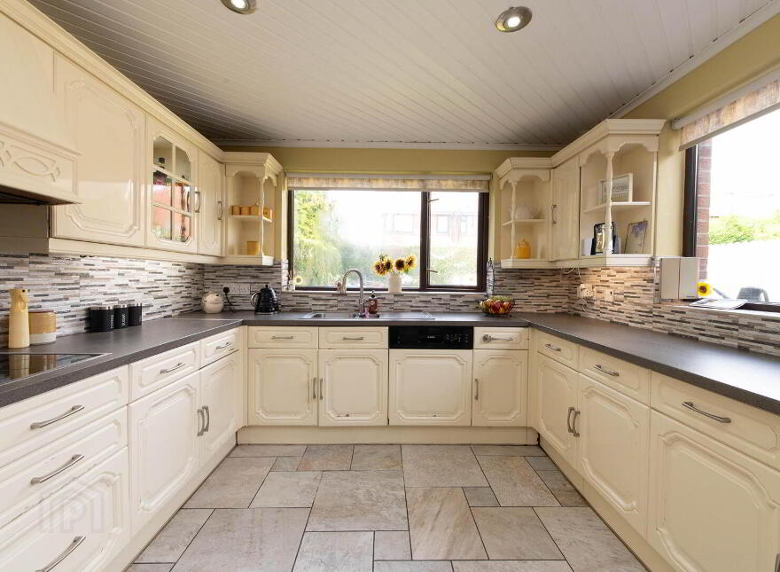 12 Hillview Drive, Newtownabbey, BT36 5HG