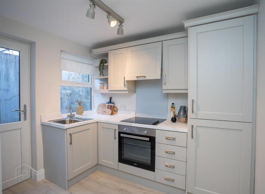17 Kitchener Street, Belfast, BT12 6LE