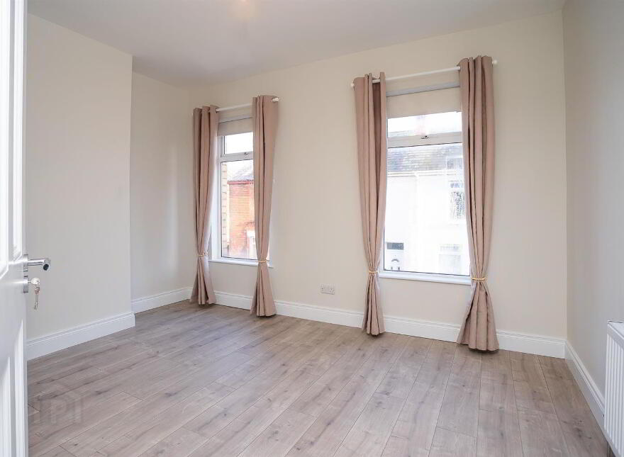 17 Kitchener Street, Belfast, BT12 6LE