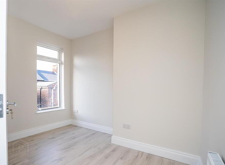 17 Kitchener Street, Belfast, BT12 6LE