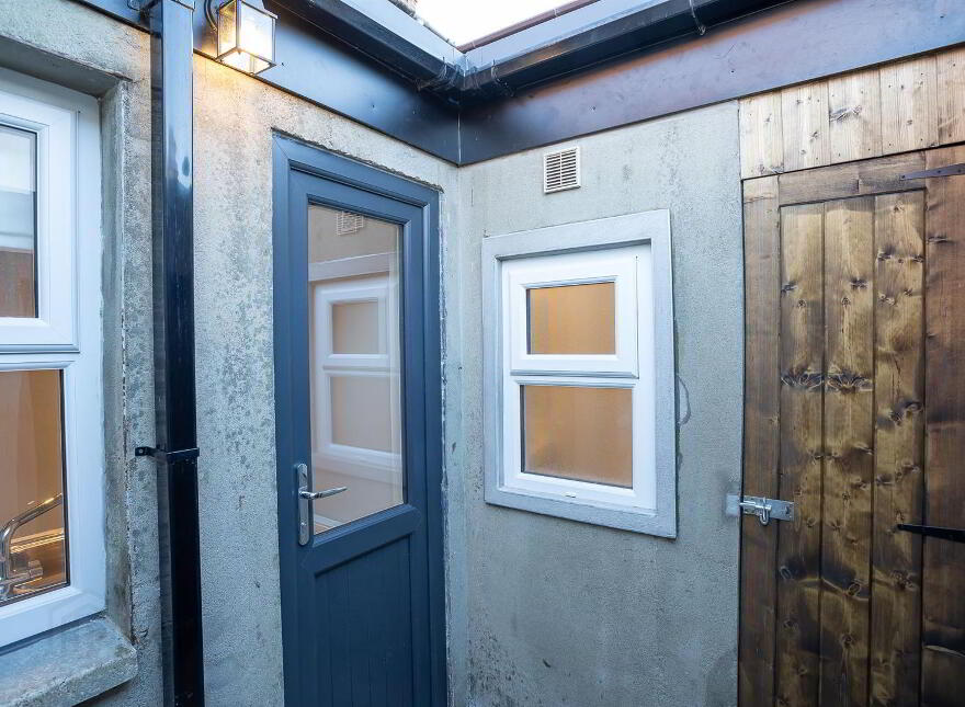 17 Kitchener Street, Belfast, BT12 6LE