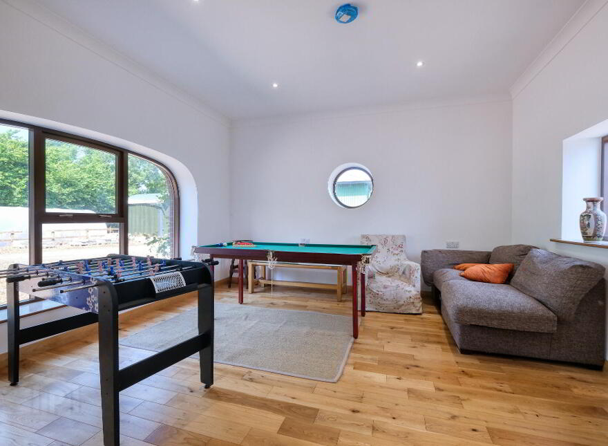 Killinbore, Colehill, N39Y9W6