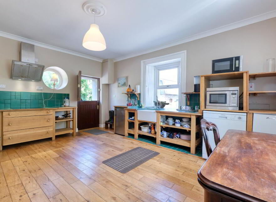 Killinbore, Colehill, N39Y9W6