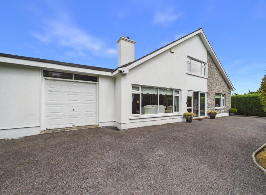 Benedine, Nenagh, E45KX88
