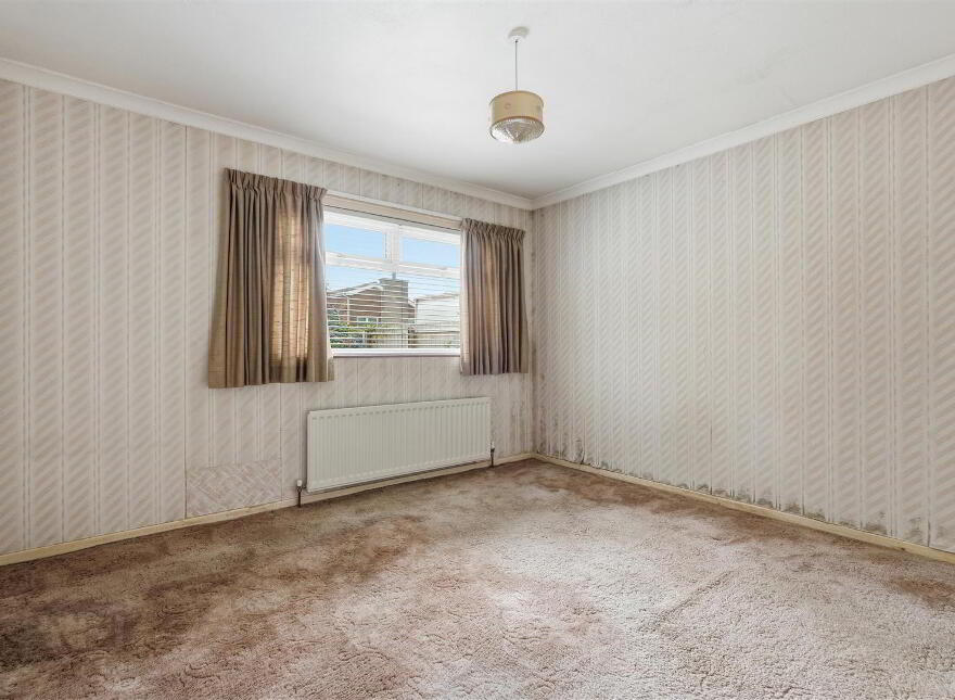17 Moyra Park, Saintfield, BT24 7BG