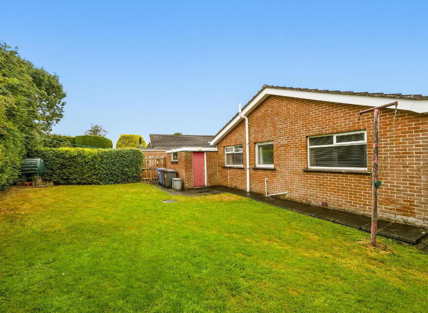 17 Moyra Park, Saintfield, BT24 7BG