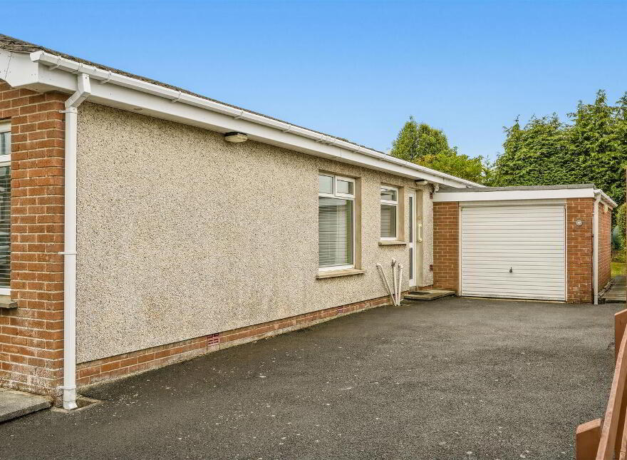 17 Moyra Park, Saintfield, BT24 7BG