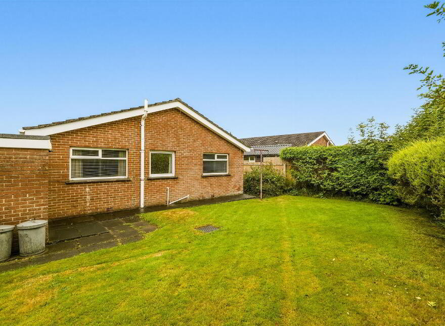 17 Moyra Park, Saintfield, BT24 7BG