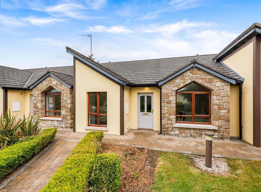 26 Castlemanor, Cavan, H12VY19 photo