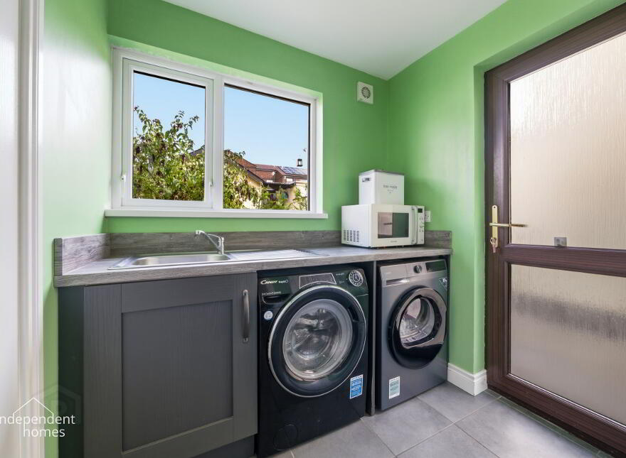 78 Curran Road, Larne, BT40 1BU