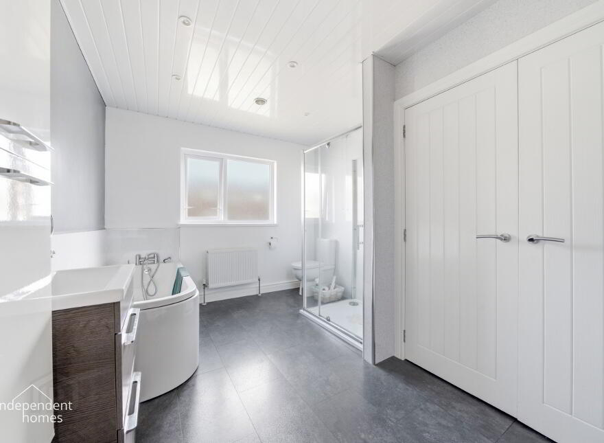 78 Curran Road, Larne, BT40 1BU