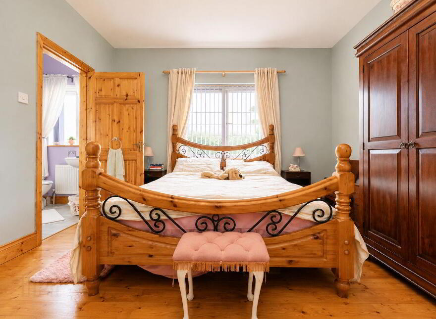 Ardley House, Barleyfield, Kilbrittain, P72FD42