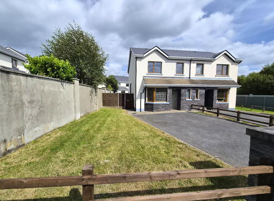 16 Bóthar Rogen, Dãºn Rã, Carrick-On-Shannon, N41C2Y0