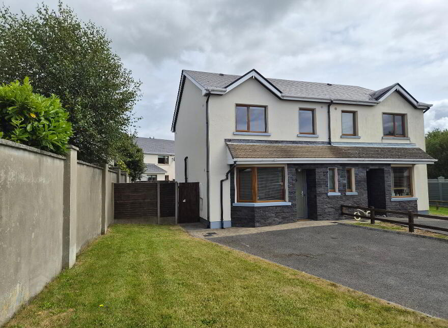 16 Bóthar Rogen, Dãºn Rã, Carrick-On-Shannon, N41C2Y0