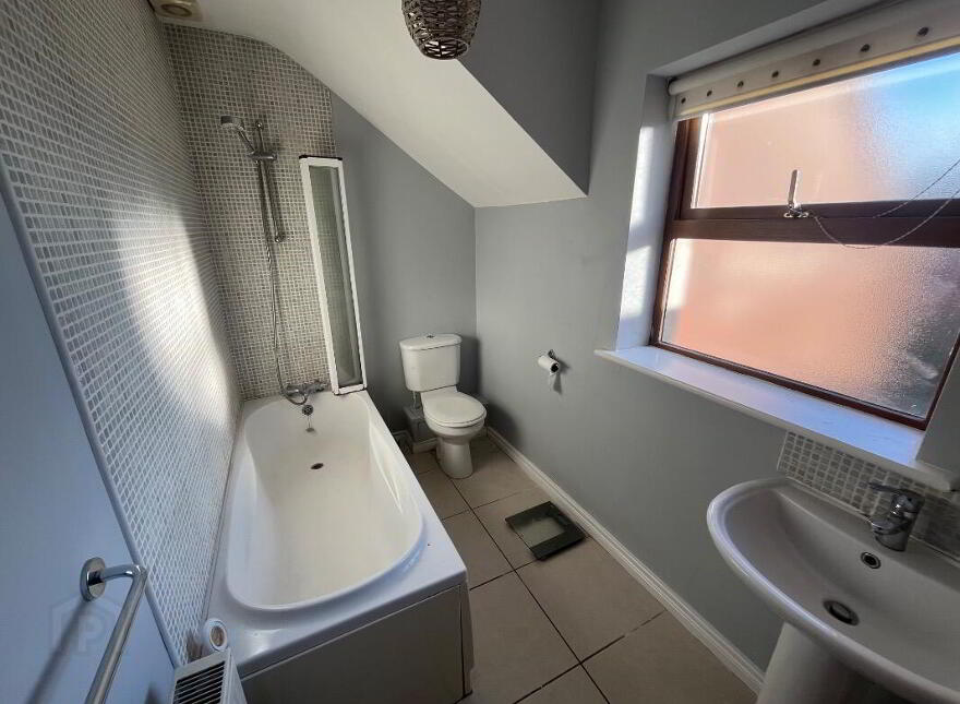 Apt 6, Redwood Dale, Belfast, BT17 9RL