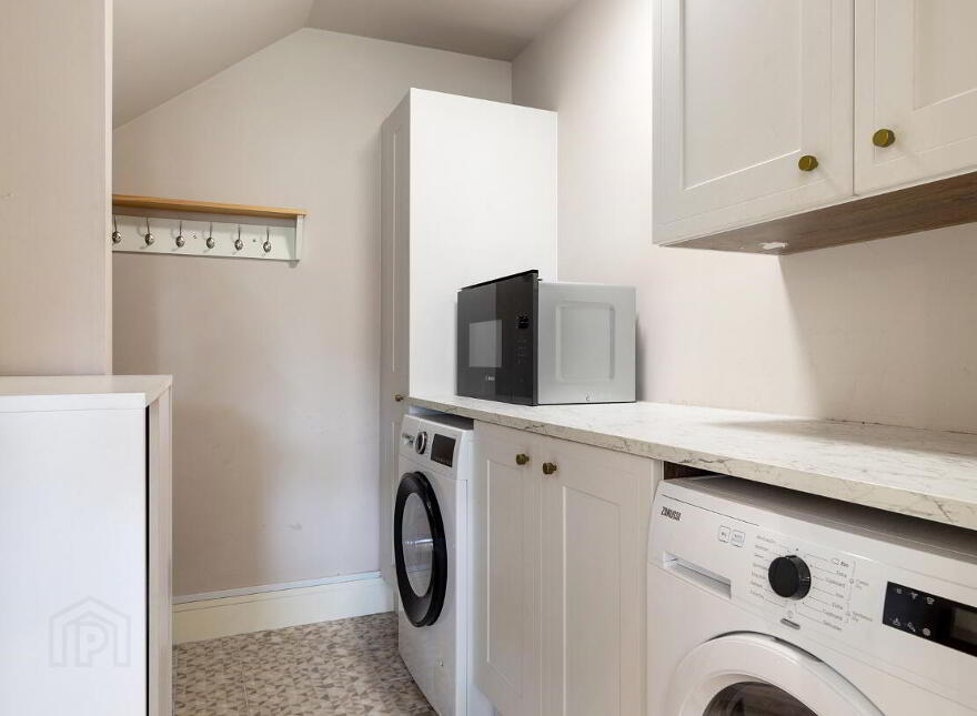 5 Suttonfield Paddocks, Kilternan, Carrickmines, Carrickmines, D18YW7Y