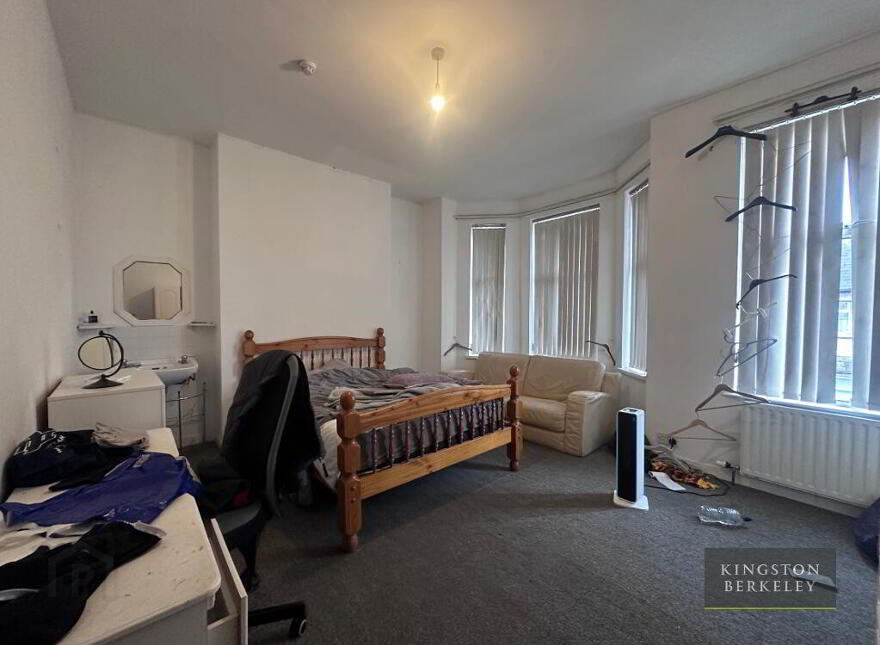 (HMO Registered), 61 Dunluce Avenue, Lisburn Road, Belfast South, Belfast, BT9 7AW