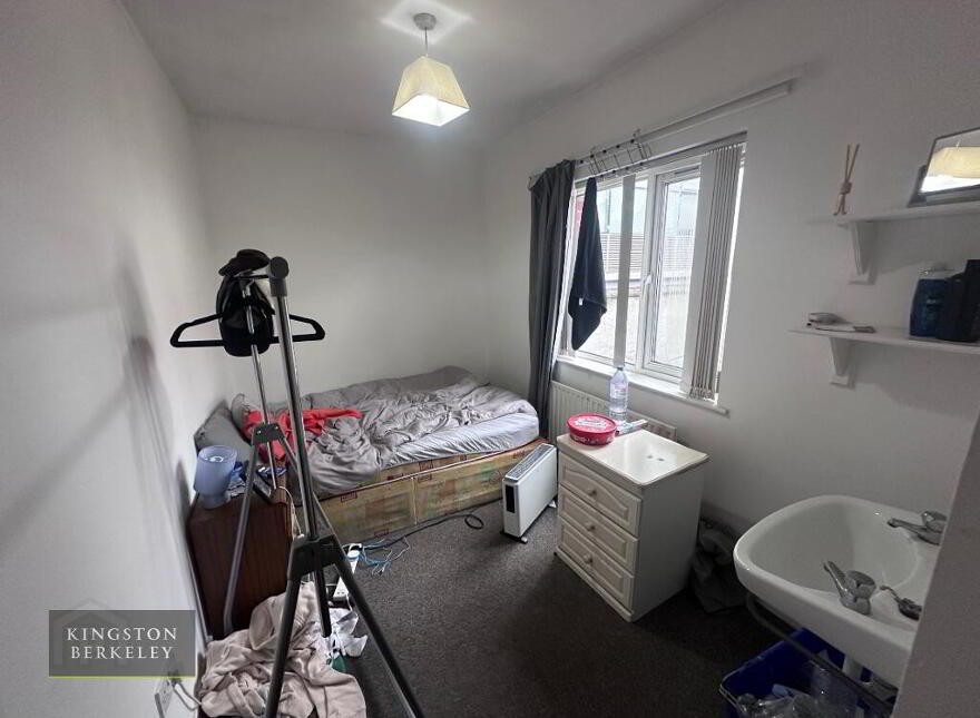 (HMO Registered), 61 Dunluce Avenue, Lisburn Road, Belfast South, Belfast, BT9 7AW
