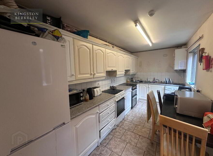 (HMO Registered), 61 Dunluce Avenue, Lisburn Road, Belfast South, Belfast, BT9 7AW