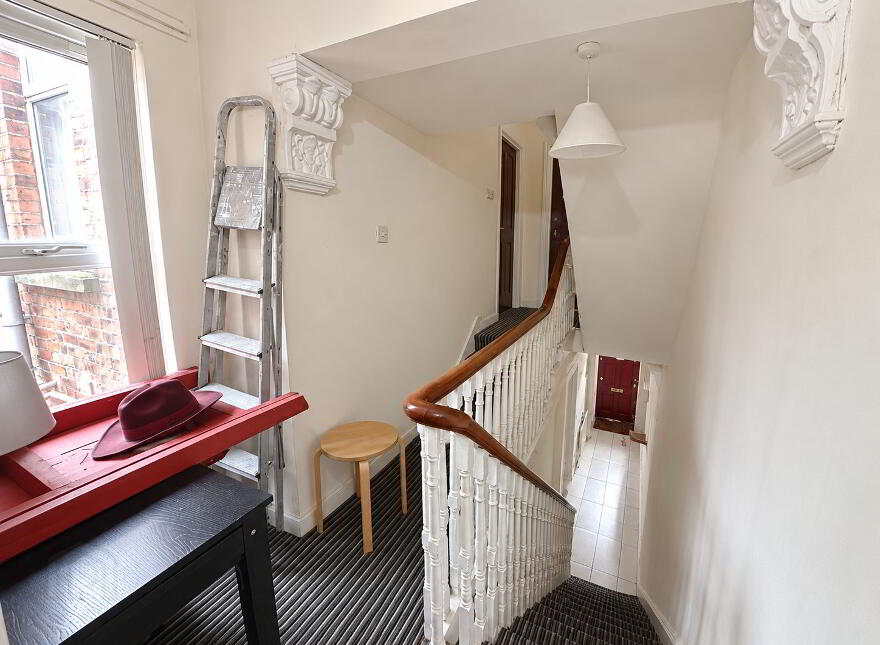 (HMO Registered), 61 Dunluce Avenue, Lisburn Road, Belfast South, Belfast, BT9 7AW