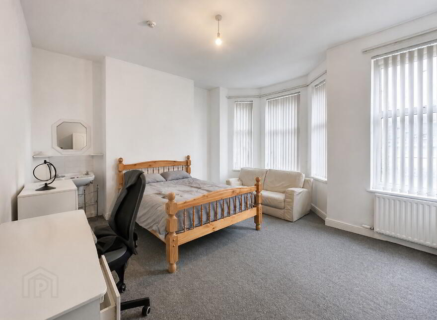 (HMO Registered), 61 Dunluce Avenue, Lisburn Road, Belfast South, Belfast, BT9 7AW