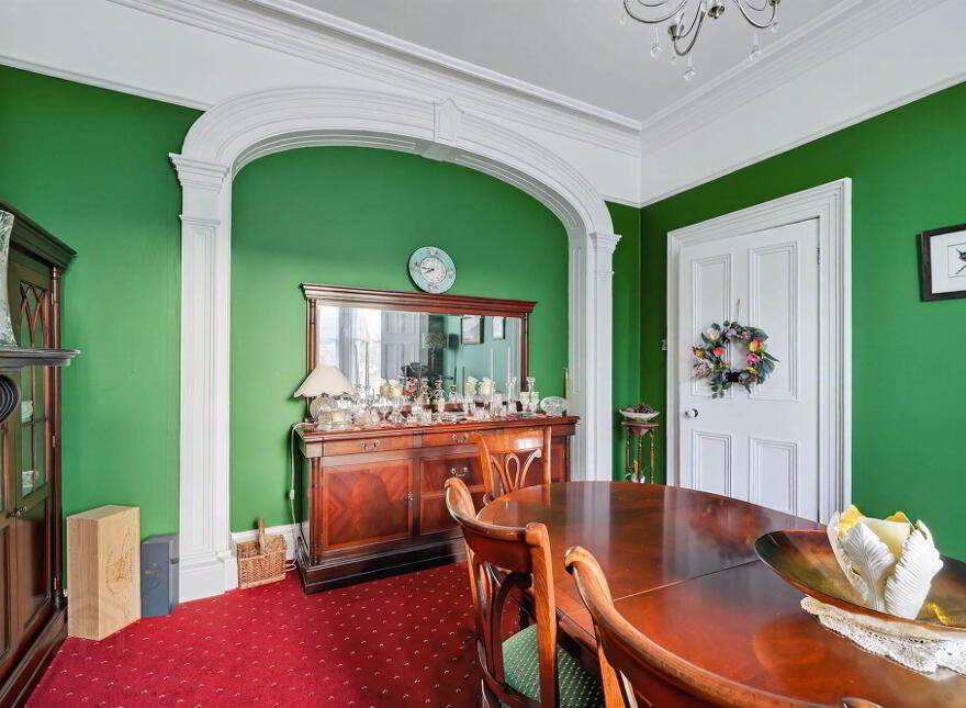 86 Church Road, Holywood, BT18 9BX