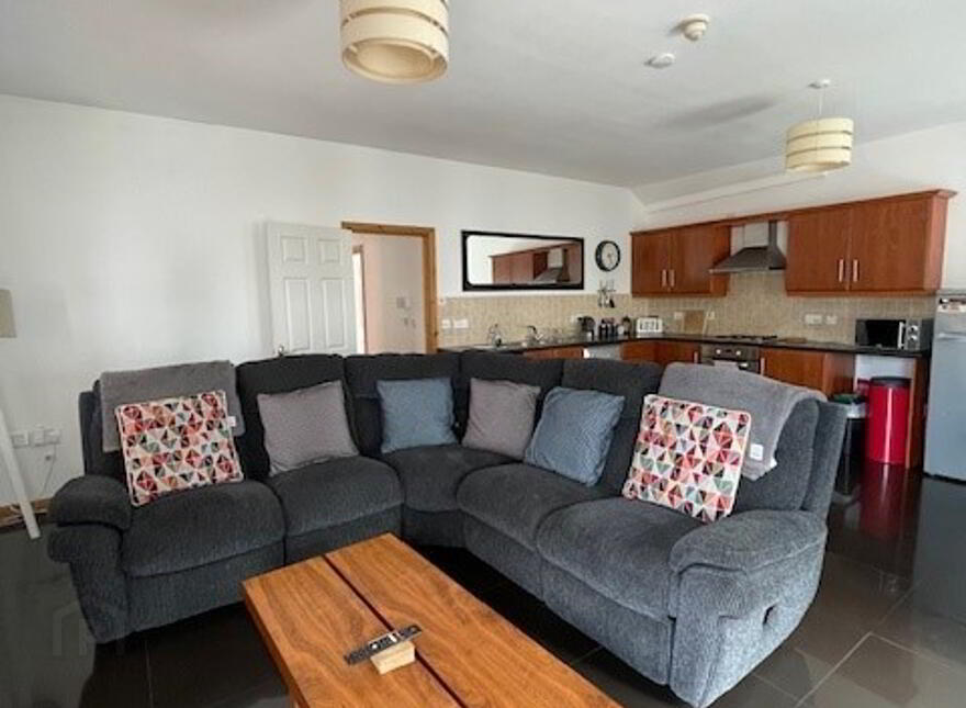 9 Month Student Let, 58A Main Street, Portrush, BT56 8BL