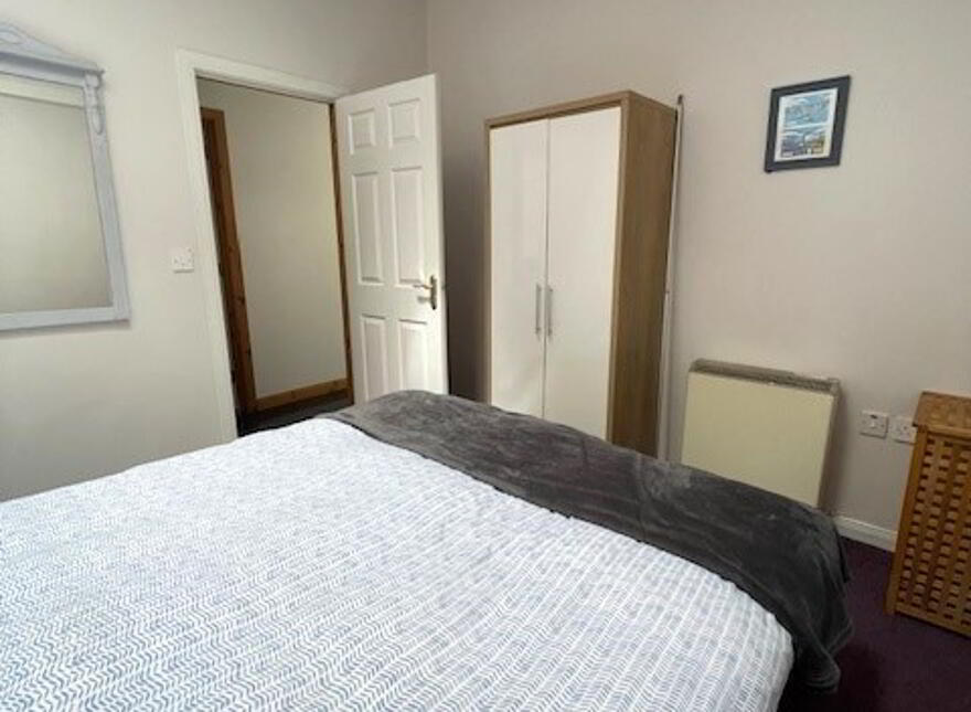 9 Month Student Let, 58A Main Street, Portrush, BT56 8BL