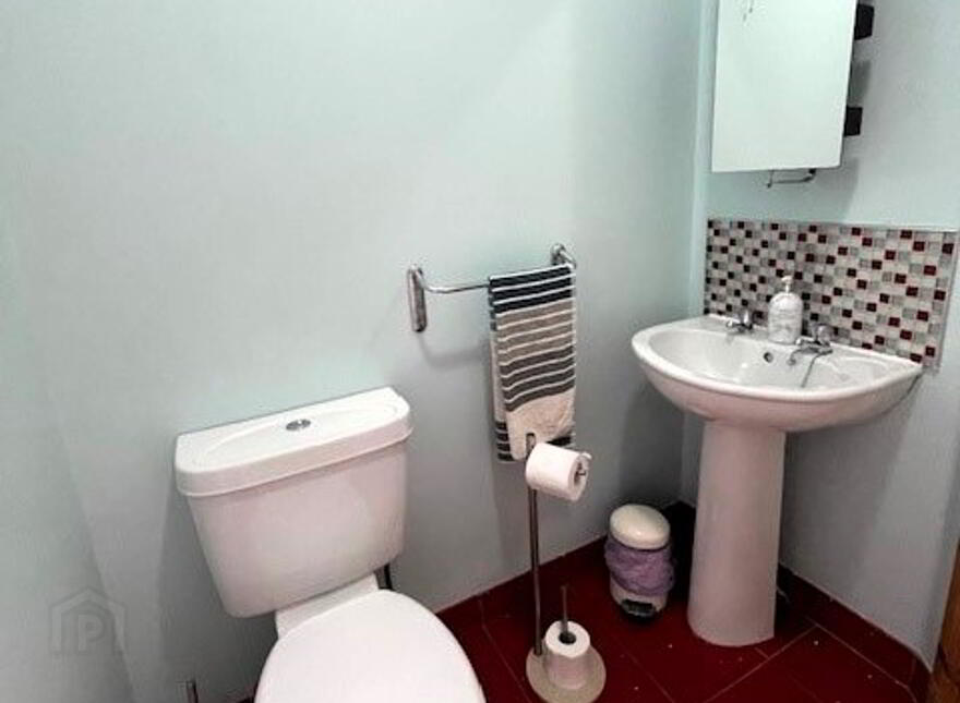 9 Month Student Let, 58A Main Street, Portrush, BT56 8BL