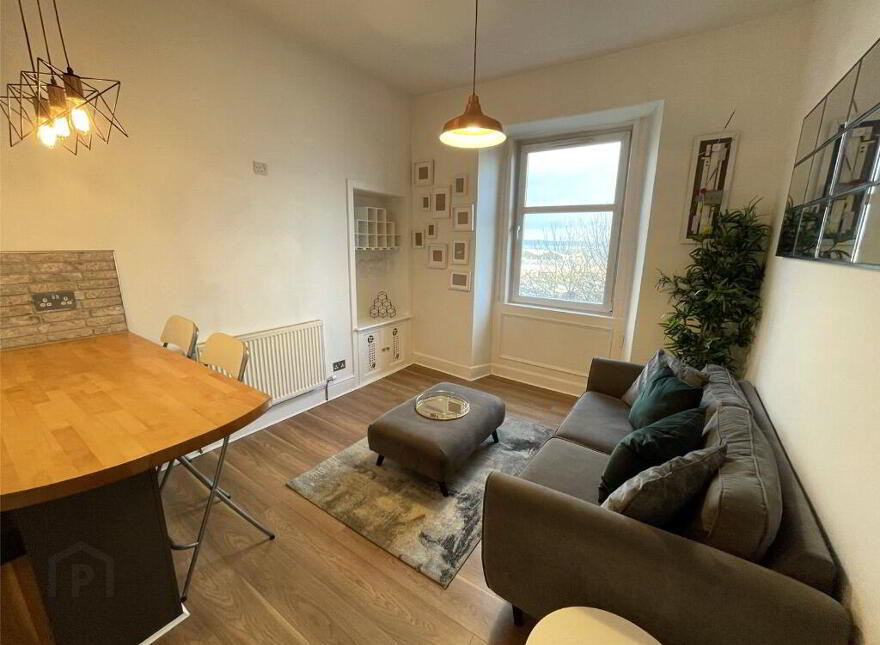 8 King's Road, Edinburgh, EH15 1EA