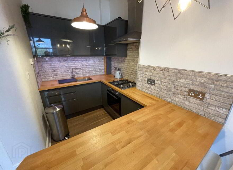 8 King's Road, Edinburgh, EH15 1EA