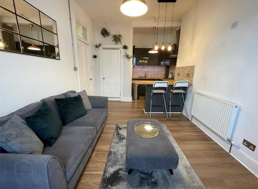 8 King's Road, Edinburgh, EH15 1EA