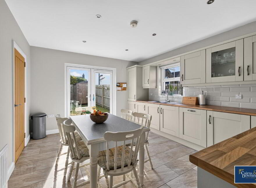 8 Chancellors Court, Dromore, BT25 1TU