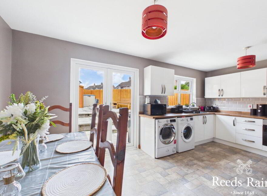 33 Loughview Village, Carrickfergus, BT38 7PD