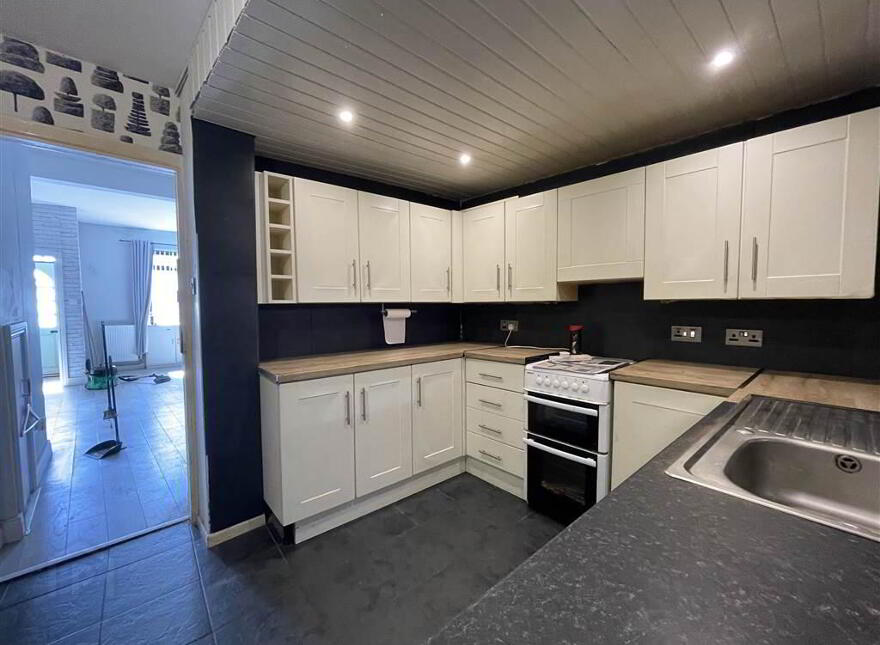 35 Springfield Avenue, Belfast, BT12 7BA