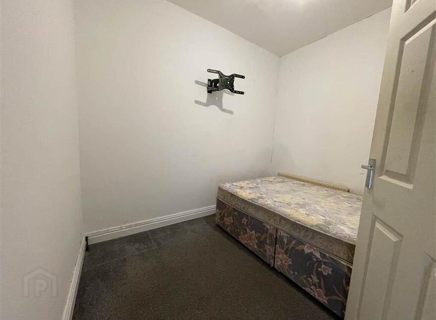 35 Springfield Avenue, Belfast, BT12 7BA