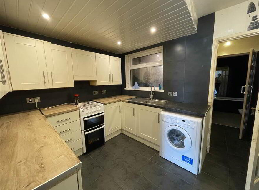 35 Springfield Avenue, Belfast, BT12 7BA