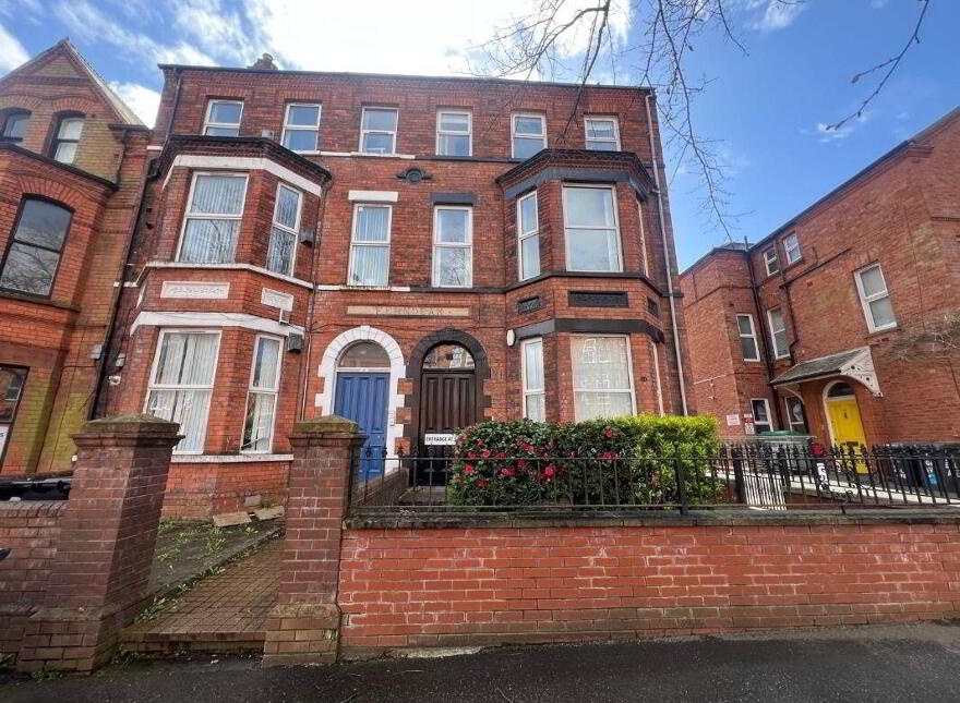 Apt 3, 73 Eglantine Avenue, Belfast, BT9 6EW
