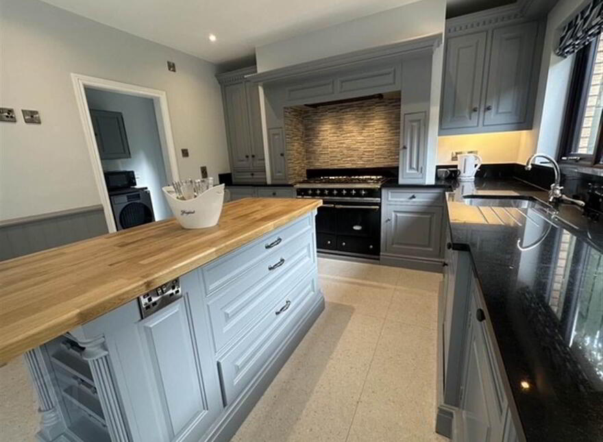 11 Demesne Manor, Holywood, BT18 9NW