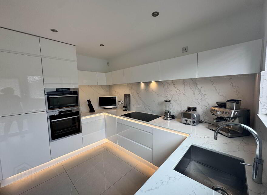 8 Alexander Gardens, Carrickfergus, BT38 7LT