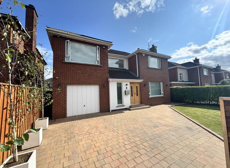 8 Alexander Gardens, Carrickfergus, BT38 7LT